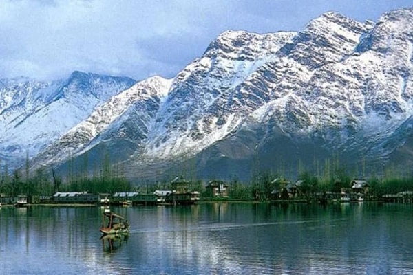 Romantic Kashmir Escape